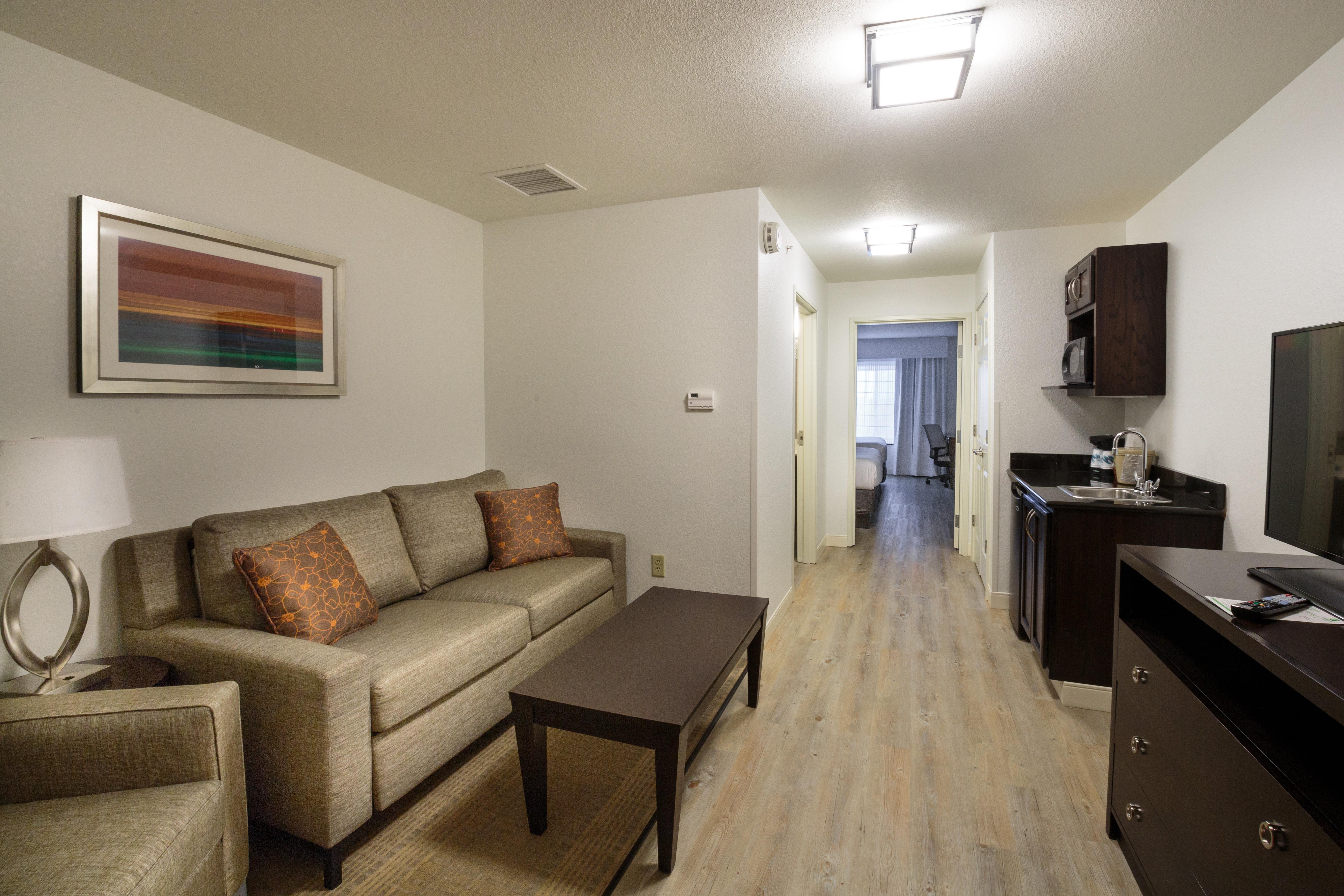 Holiday Inn Hotel & Suites Bloomington Airport By Ihg Exterior foto