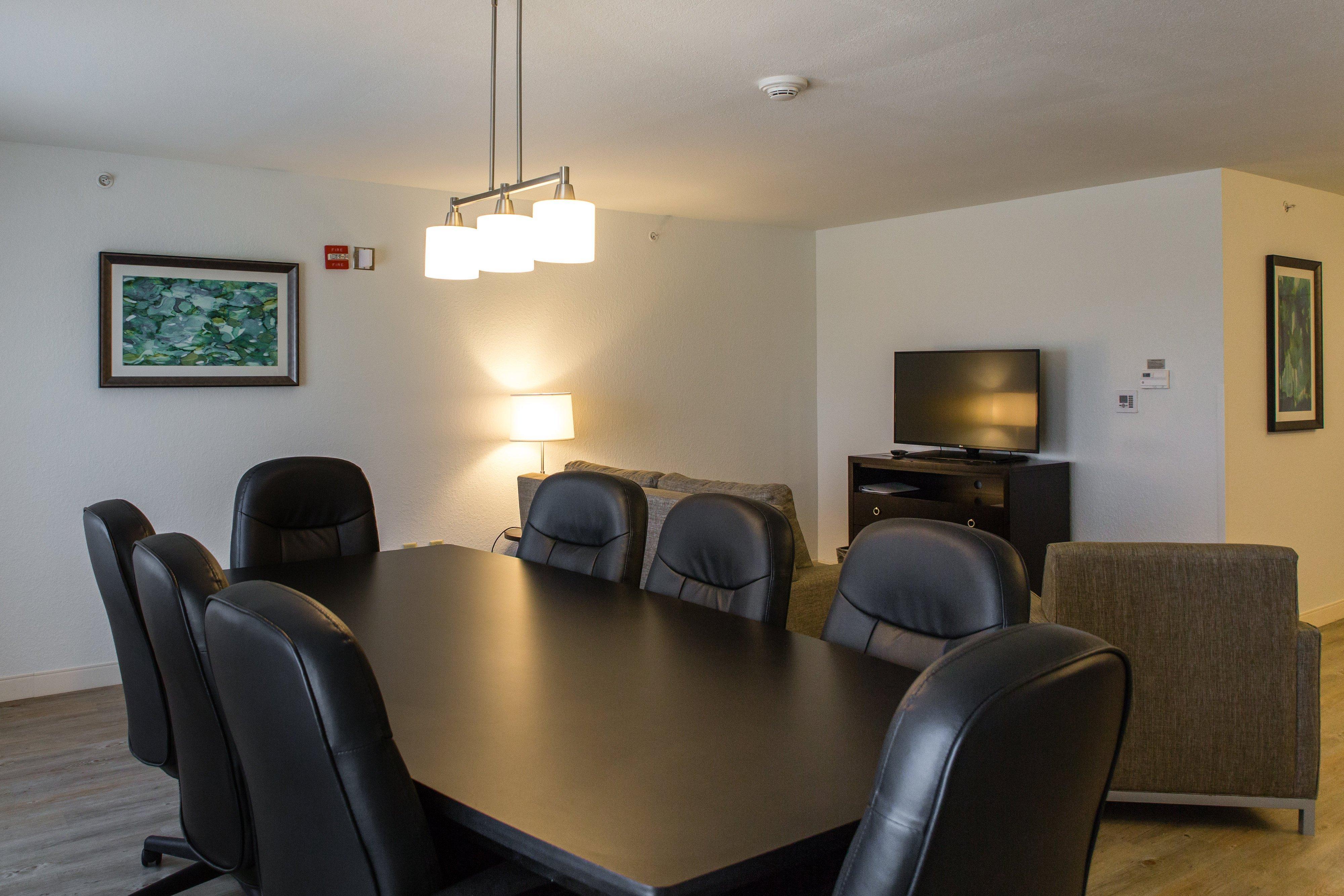 Holiday Inn Hotel & Suites Bloomington Airport By Ihg Exterior foto