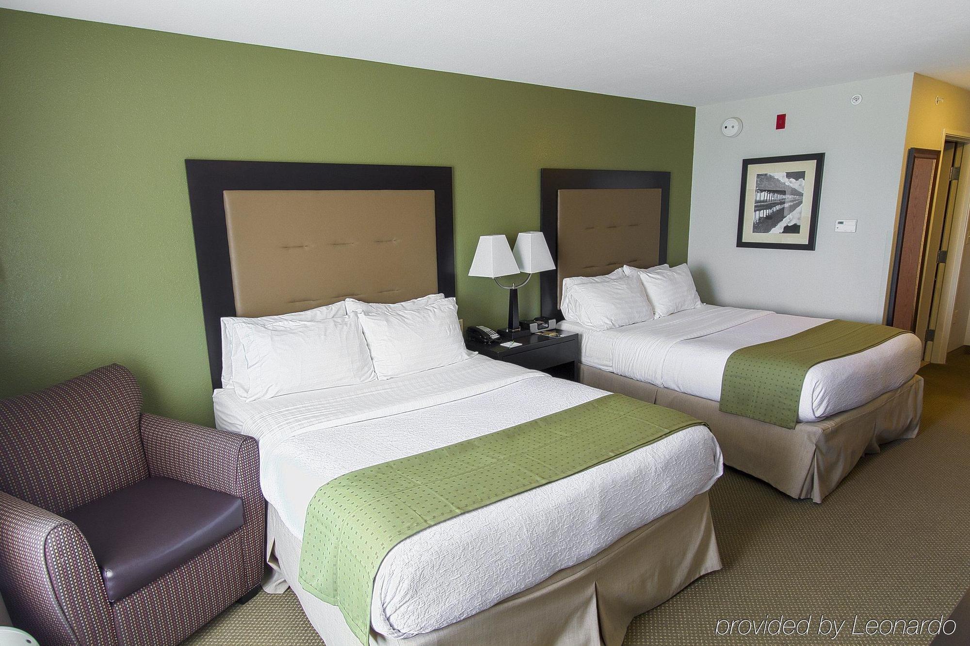 Holiday Inn Hotel & Suites Bloomington Airport By Ihg Exterior foto